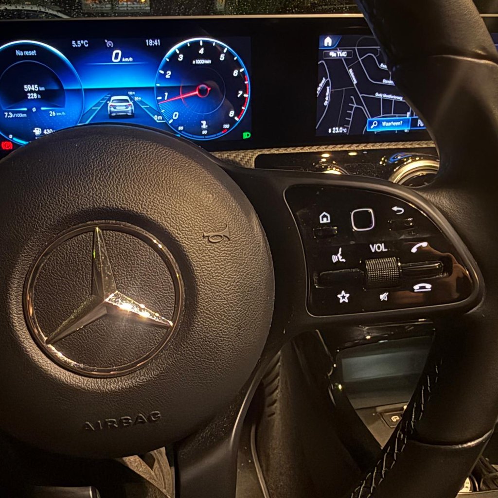 In de lesauto van Rijschool Delsing